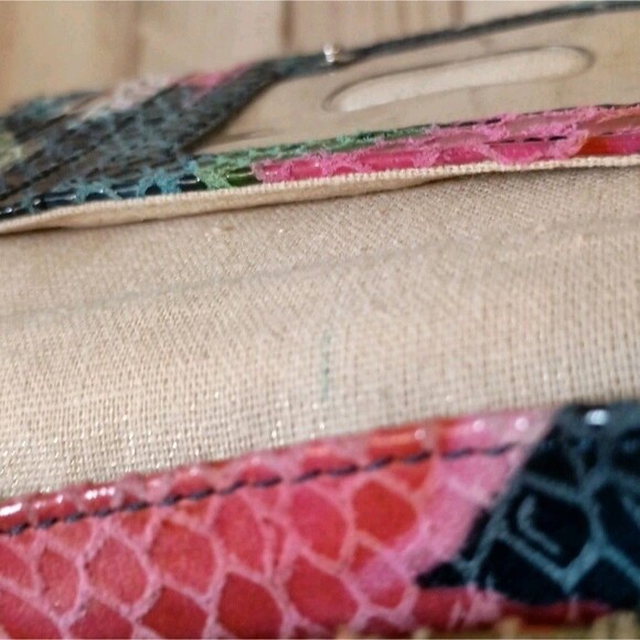 HOBO INTERNATIONAL Leather Wristlet Wallet Tropical Reptile Print - Picture 13 of 16